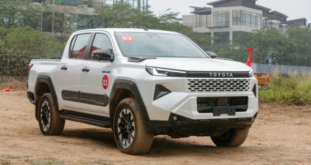 Toyota Hilux là mẫu bán tải duy nhất tăng trưởng trong tháng 4/2026, song Ford Ranger vẫn 'vô đối'